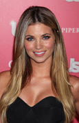 th_32880_AmberLancasterUSWeeklyHotHollywoodPartyinHollywoodAPR_26_2011HQx31_123_119lo.jpg