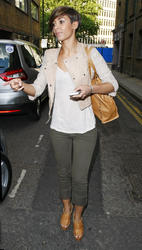th_481492793_Preppie_The_Saturdays_leaving_their_studio_in_London_26_122_142lo.jpg