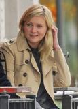 th_43636_celebrity_paradise.com_TheElderKirstenDunst2011_10_03_walkingintheWestVillageinManhattan_24_122_151lo.jpg