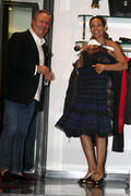 th_76553_RosarioDawsonshoppingatRoccoBarocco21.9.2010_12_122_20lo.jpg