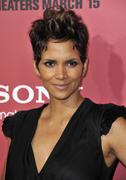 th_76940_HalleBerryAttendingLAPremiereOfTheCallTheArclightTheaterInHollywoodCa03.05.201312_122_221lo.jpg