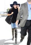 th_64754_celebrity_paradise.com_TheElder_LeaMichele2011_09_29_AtLAXAirport2_122_250lo.jpg