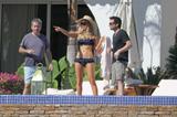 th_49852_celebrity_paradise.com_TheElder_KateBeckinsale2011_01_16_OnvacationinMexico11_122_390lo.jpg