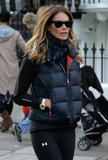 th_08710_celebrity_paradise.com_TheElder_ElleMacpherson2010_09_30_inNottingHill5_122_99lo.jpg